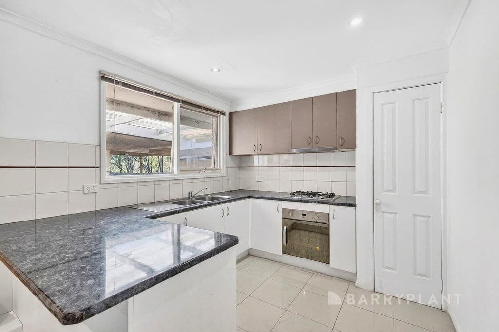 8 Brownlee Crescent, Wheelers Hill, VIC 3150, Wheelers Hill - Thumbnail 3