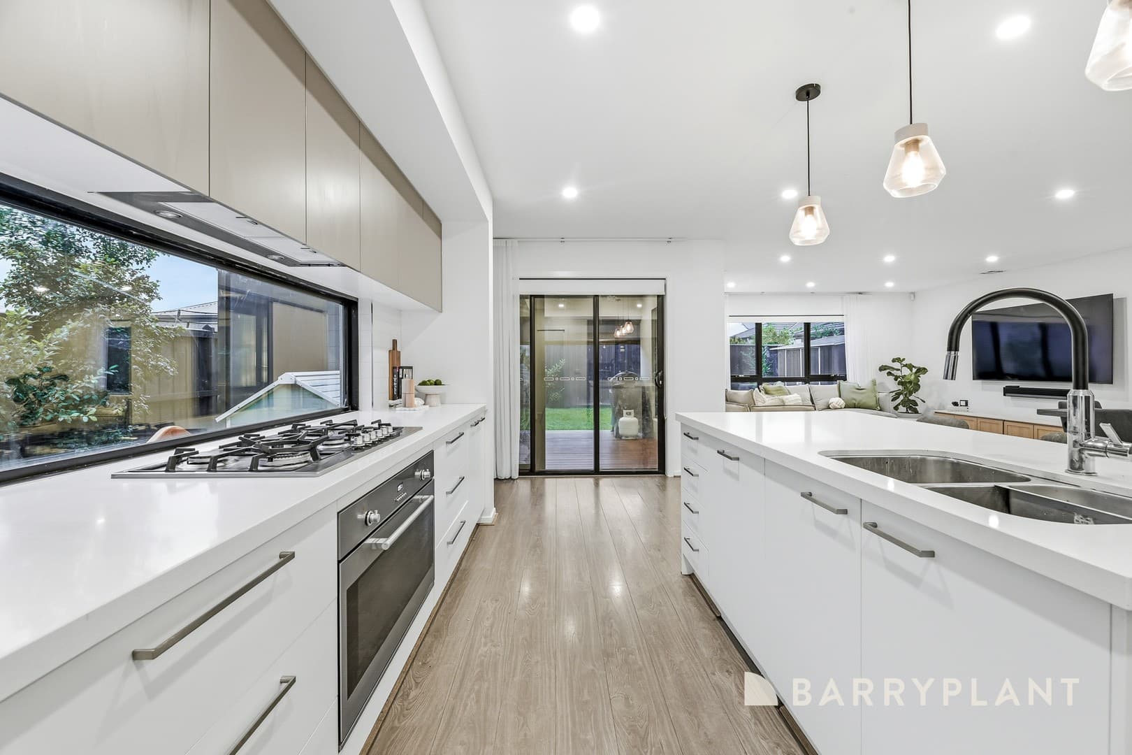 6 Domingo Avenue, Clyde North, VIC 3978, Clyde North - Thumbnail 4
