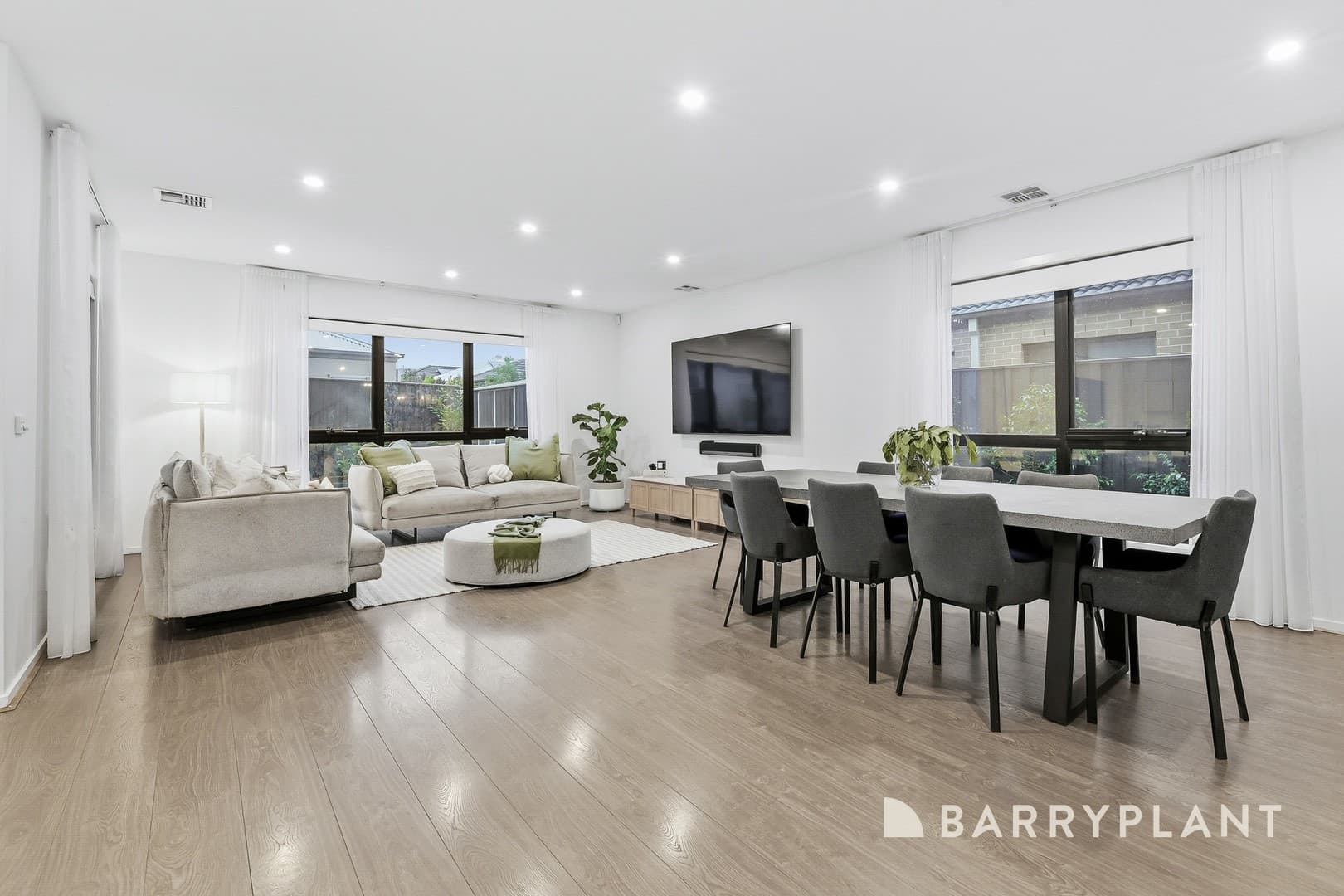 6 Domingo Avenue, Clyde North, VIC 3978, Clyde North - Thumbnail 5