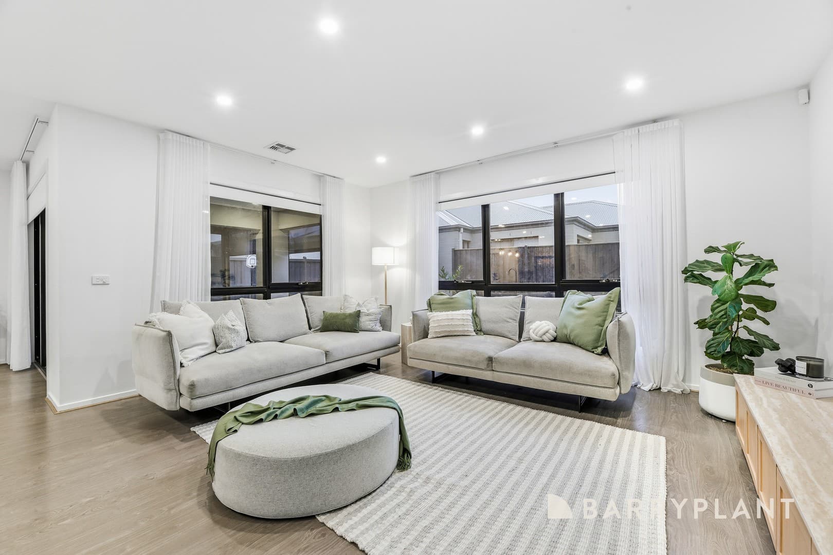 6 Domingo Avenue, Clyde North, VIC 3978, Clyde North - Thumbnail 6