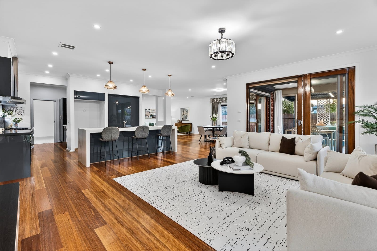 7 Kirstina Road, Glen Waverley, Glen Waverley - Thumbnail 5