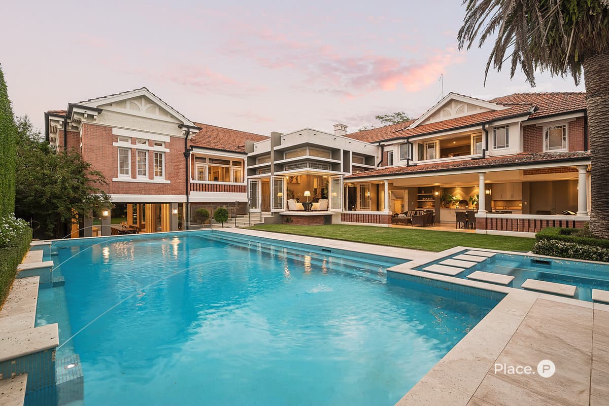 1 Sutherland Avenue, Ascot - Image 1