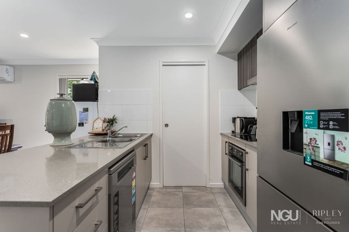 22 Larsen Street, Leichhardt QLD 4305, Leichhardt - Thumbnail 2