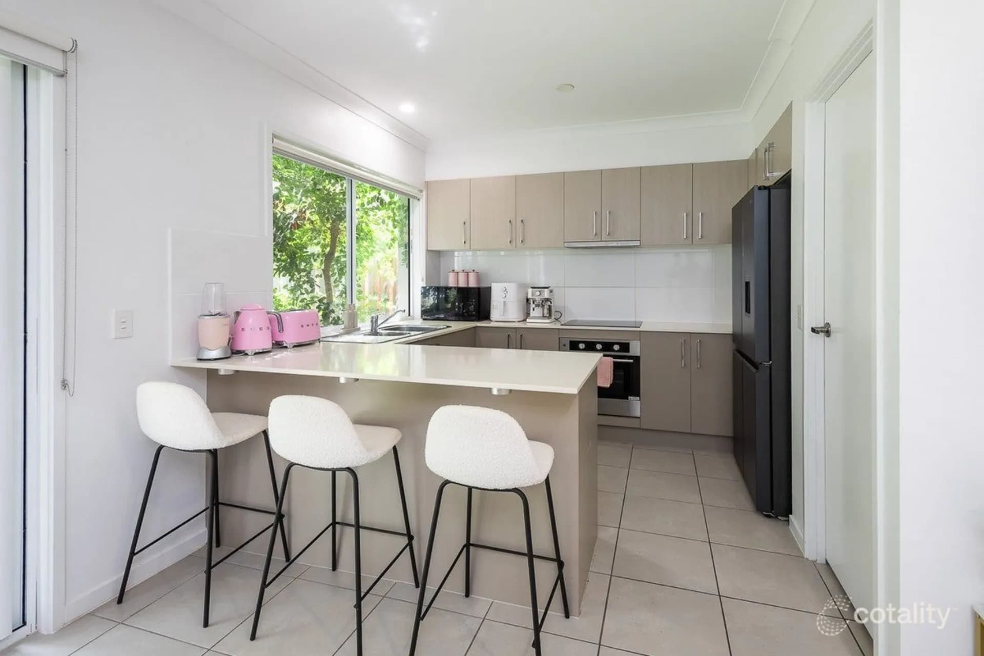 9/8 Riverstone  Road, Helensvale, QLD, Helensvale - Thumbnail 2