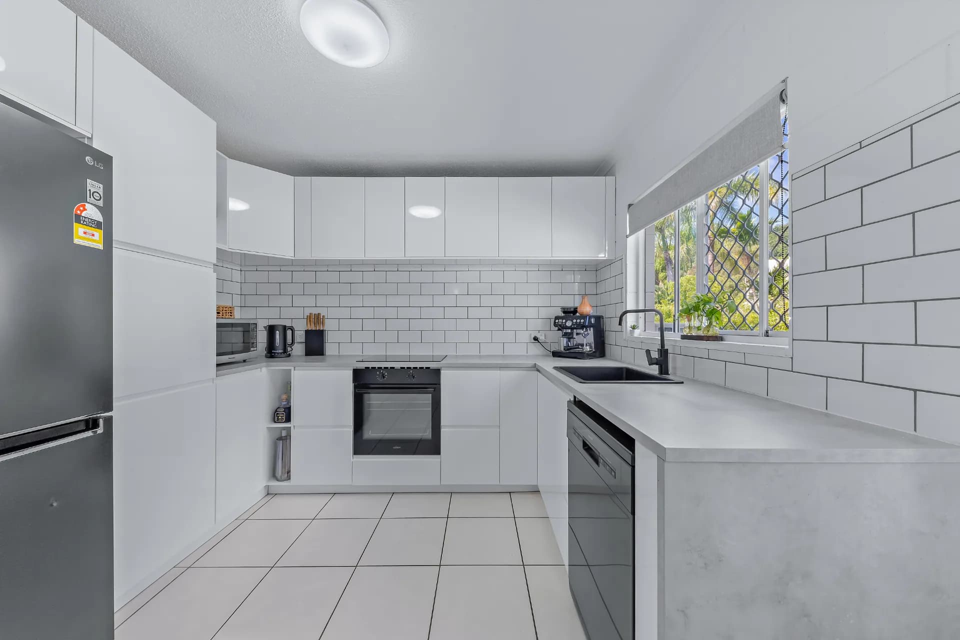 75/3 Eshelby Drive, Cannonvale - Thumbnail 2