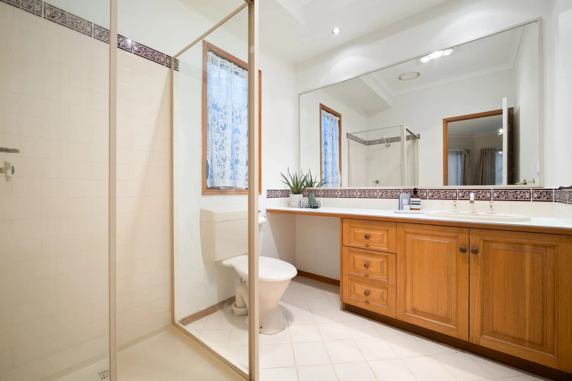 6  John  Street, Werribee, VIC, Werribee - Thumbnail 3