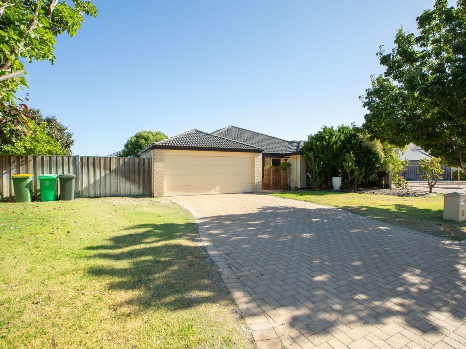 17 Burwood Road, Australind WA 6233, Australind - Image 1