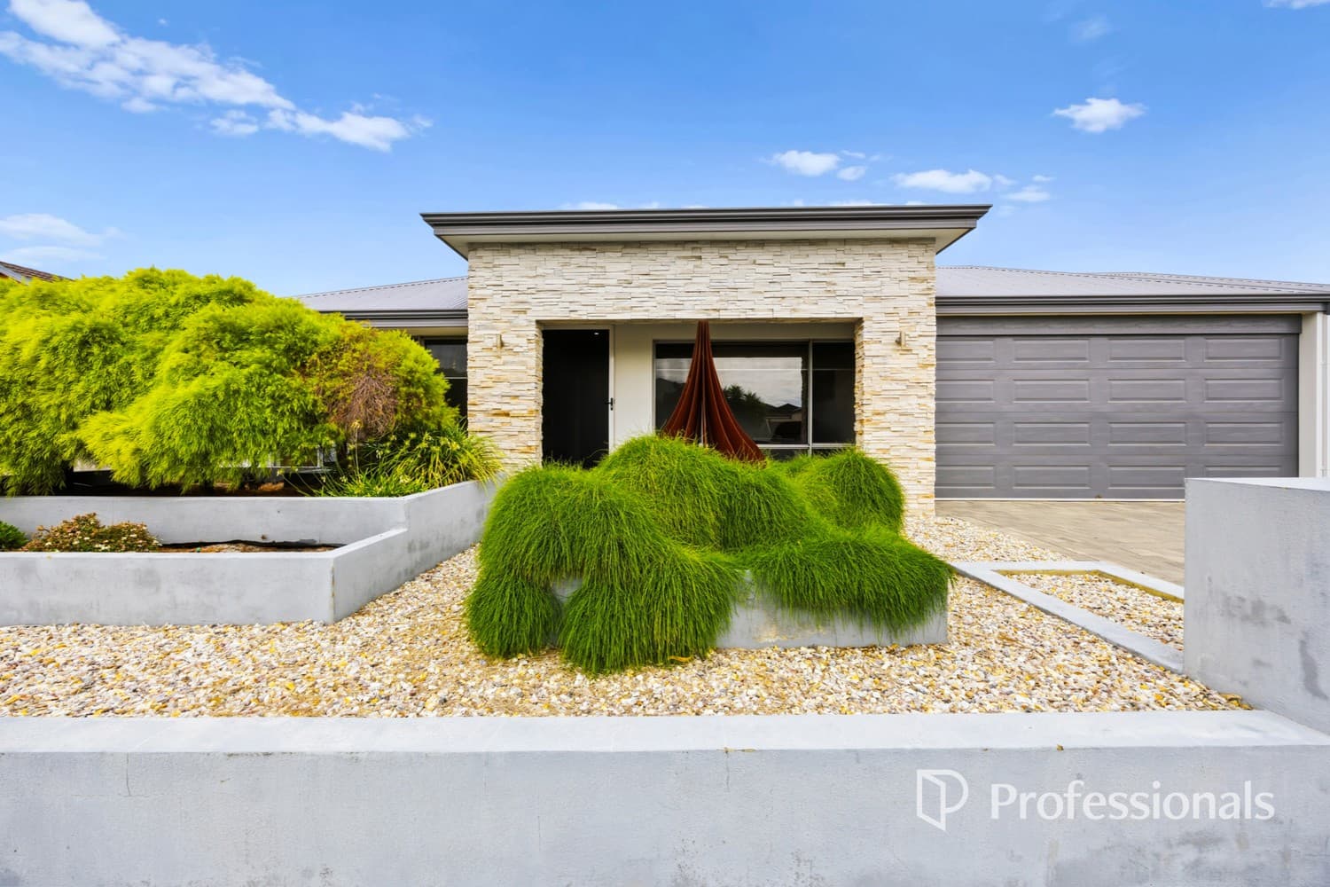 6 Moonstone Way, Australind WA 6233, Australind - Image 1