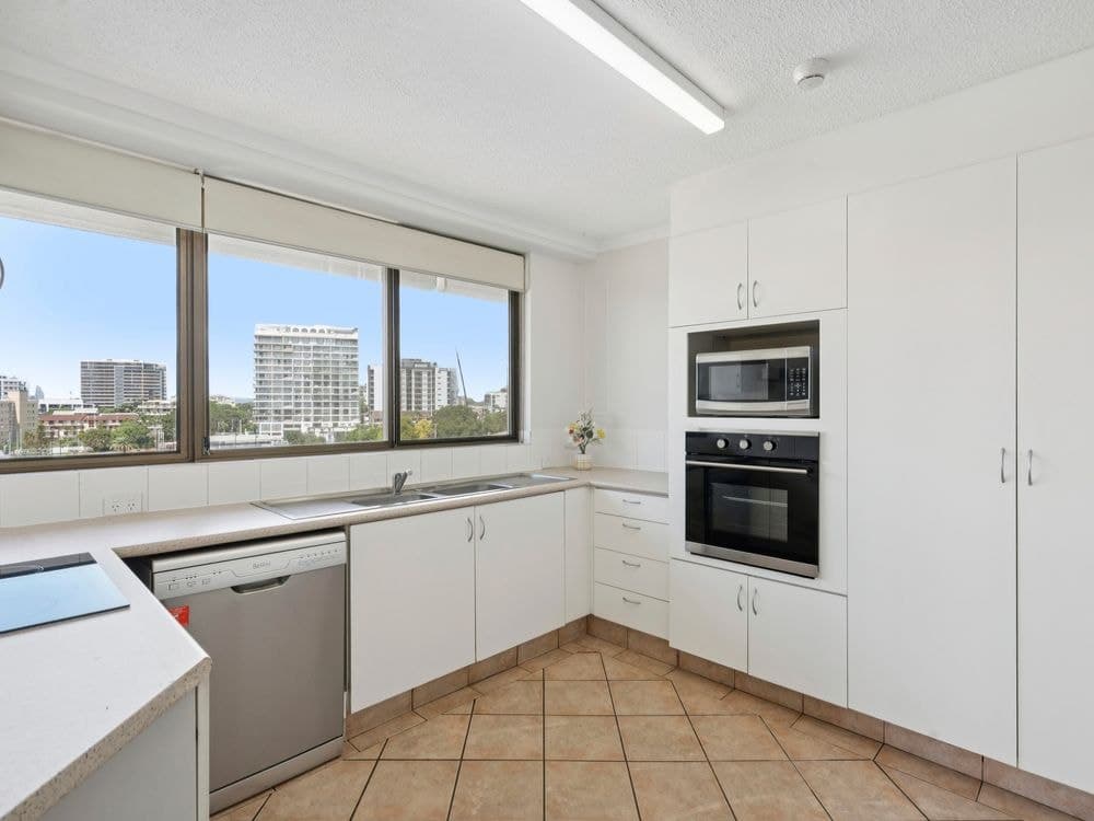 6E/10 Marine Parade, SOUTHPORT, QLD 4215, Southport - Thumbnail 3