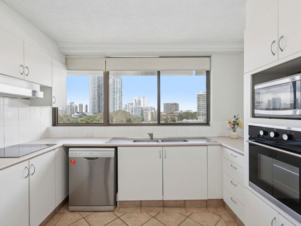 6E/10 Marine Parade, SOUTHPORT, QLD 4215, Southport - Thumbnail 4