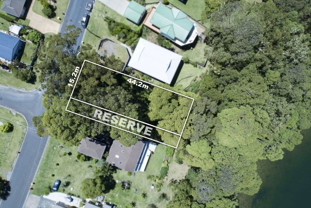 58 Kings Point Drive, Kings Point - Thumbnail 2