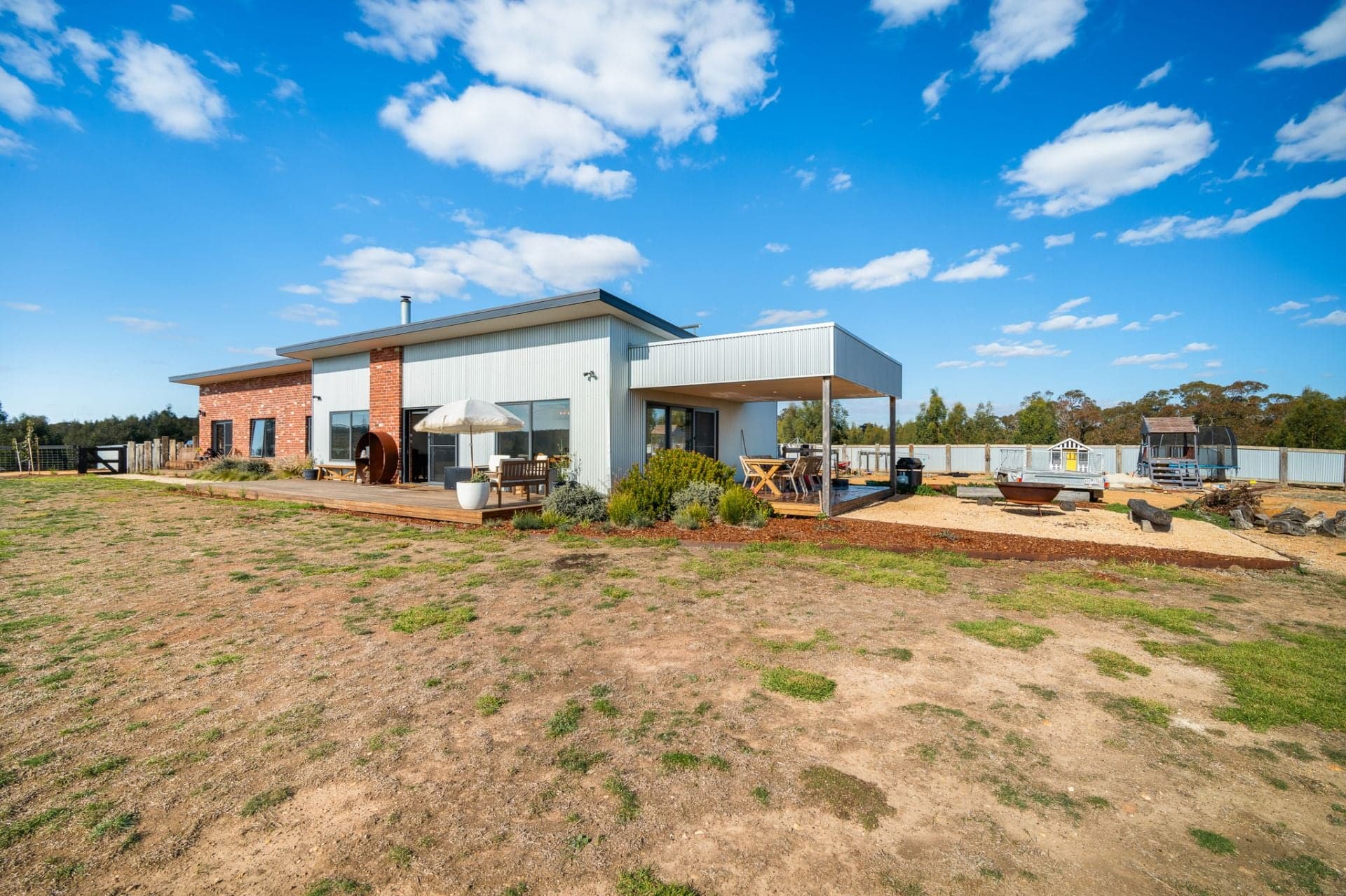 565 Forest  Road, Lexton, Lexton - Image 1