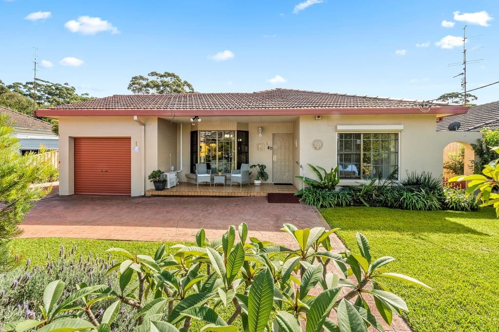 1/42A Greenacre Road, Wollongong - Image 1
