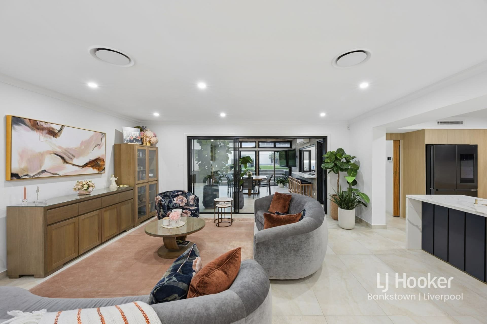 10 Elouera Crescent, Moorebank, Moorebank - Thumbnail 6
