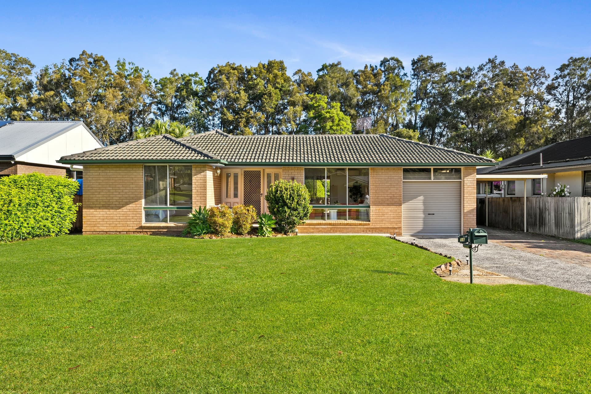 16 Windsor Road, Wamberal, Wamberal - Thumbnail 2