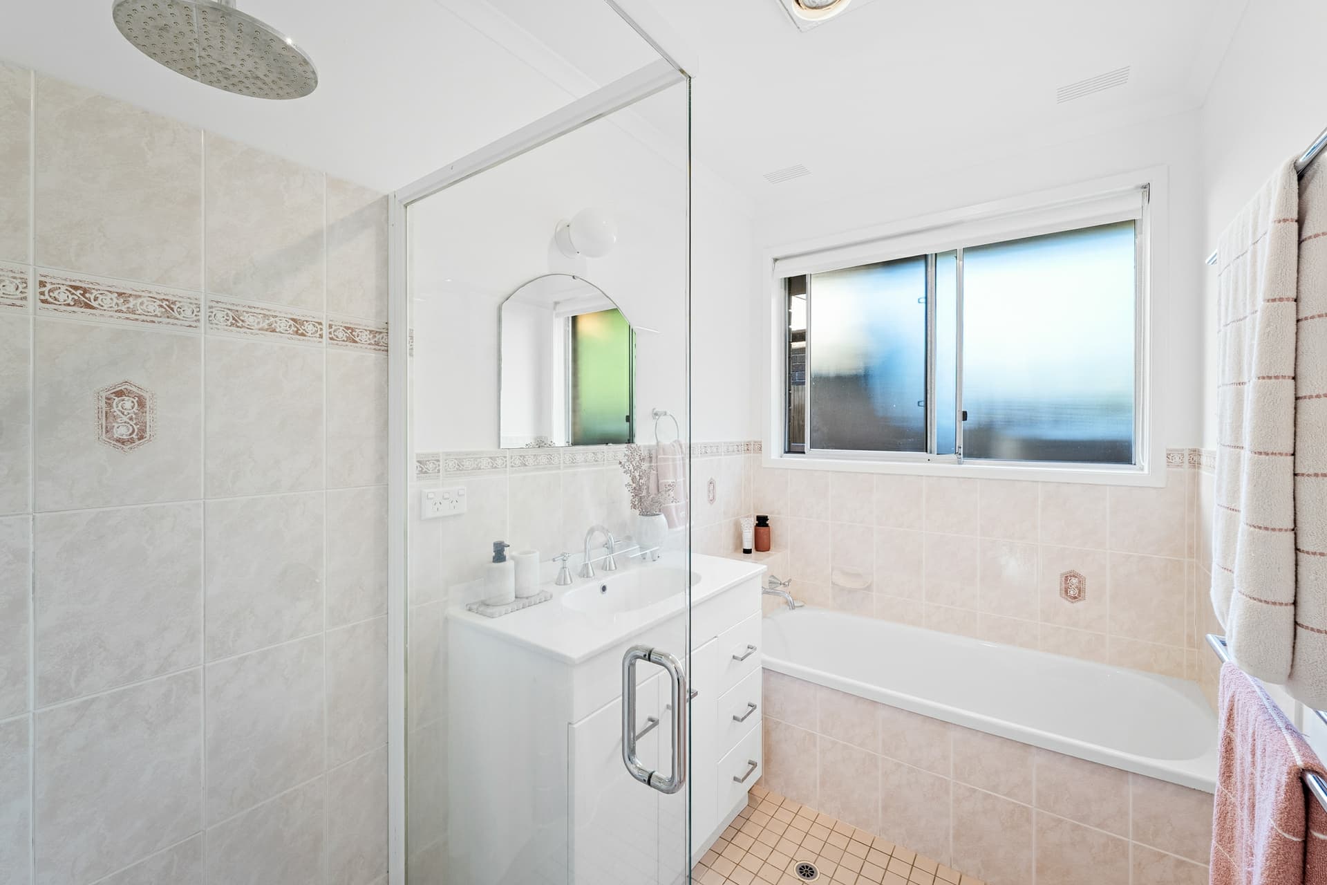16 Windsor Road, Wamberal, Wamberal - Thumbnail 5