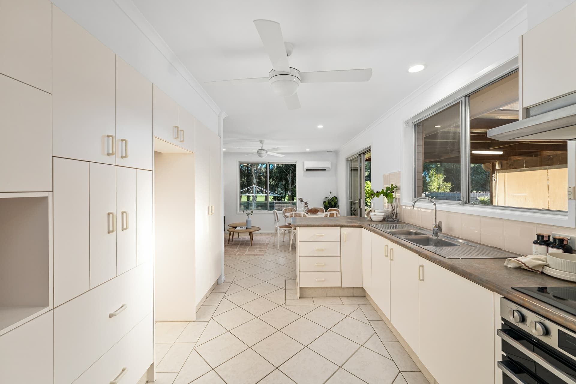 16 Windsor Road, Wamberal, Wamberal - Thumbnail 7