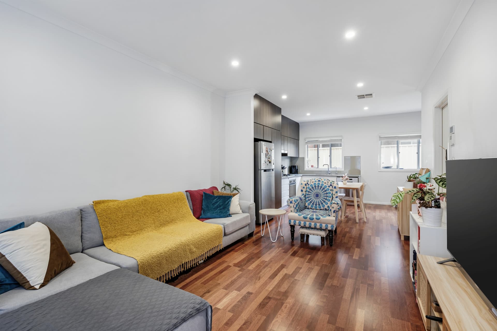 11 Lawton Crescent, Woodville West, Woodville West - Thumbnail 4