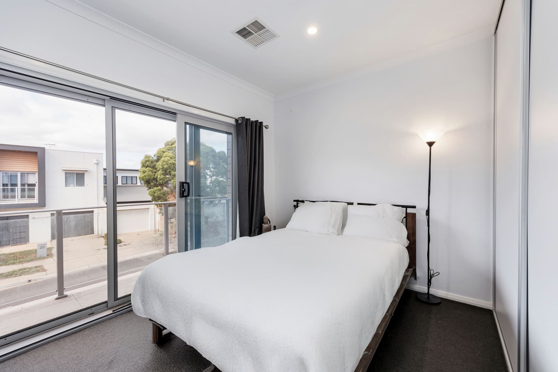 11 Lawton Crescent, Woodville West, Woodville West - Thumbnail 7