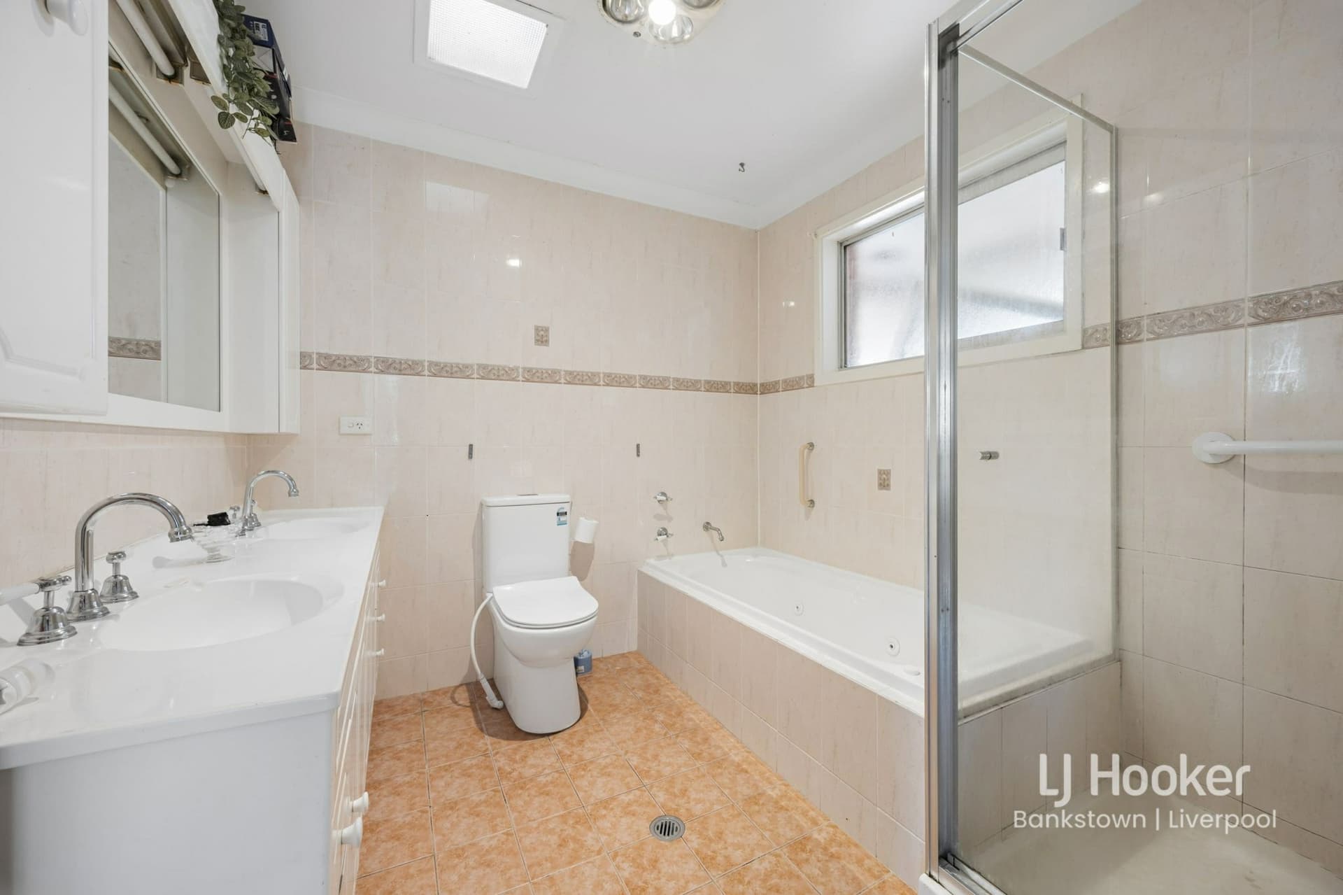 5 Gal Crescent, Moorebank, Moorebank - Thumbnail 6