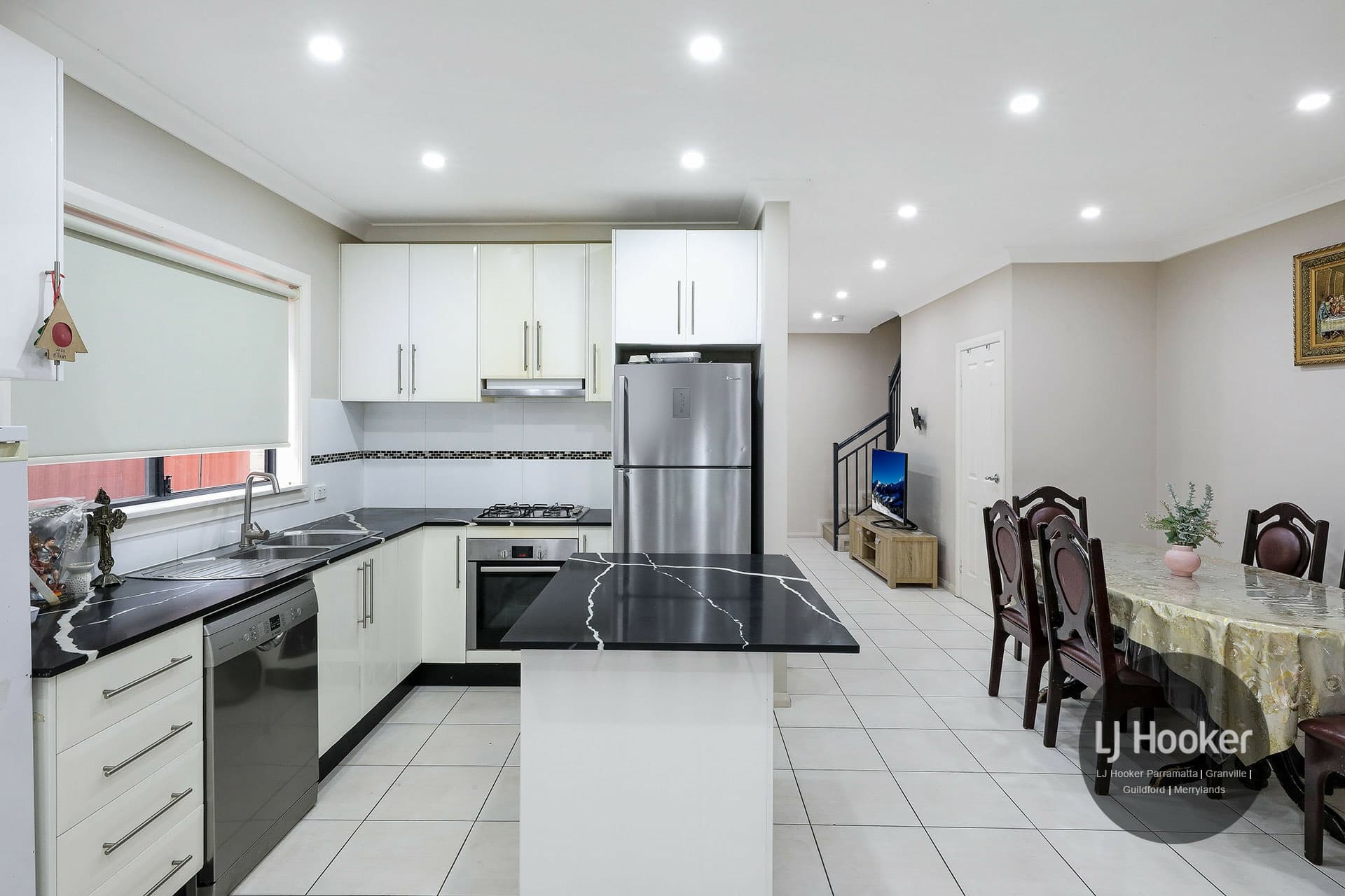 184A Hawksview Street, Guildford, Guildford - Thumbnail 4