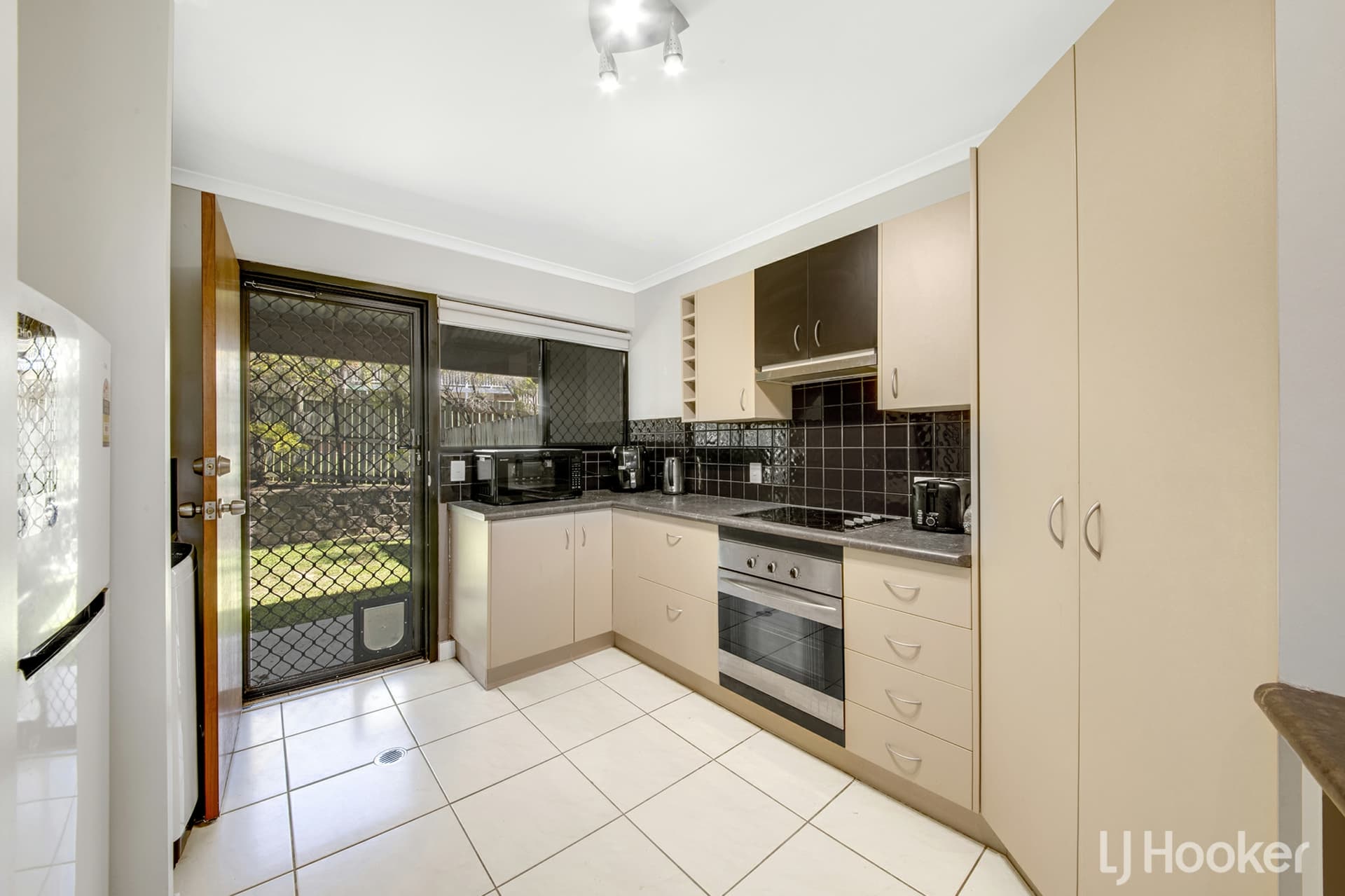 3/34 Marten Street, South Gladstone, South Gladstone - Thumbnail 6