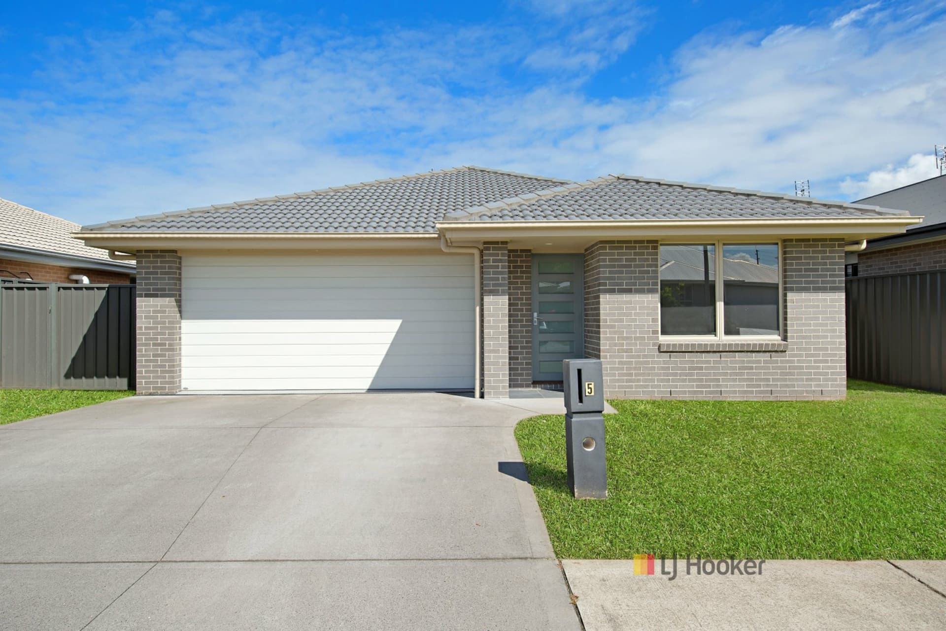 5 Bateup Drive, Hamlyn Terrace, Hamlyn Terrace - Image 1