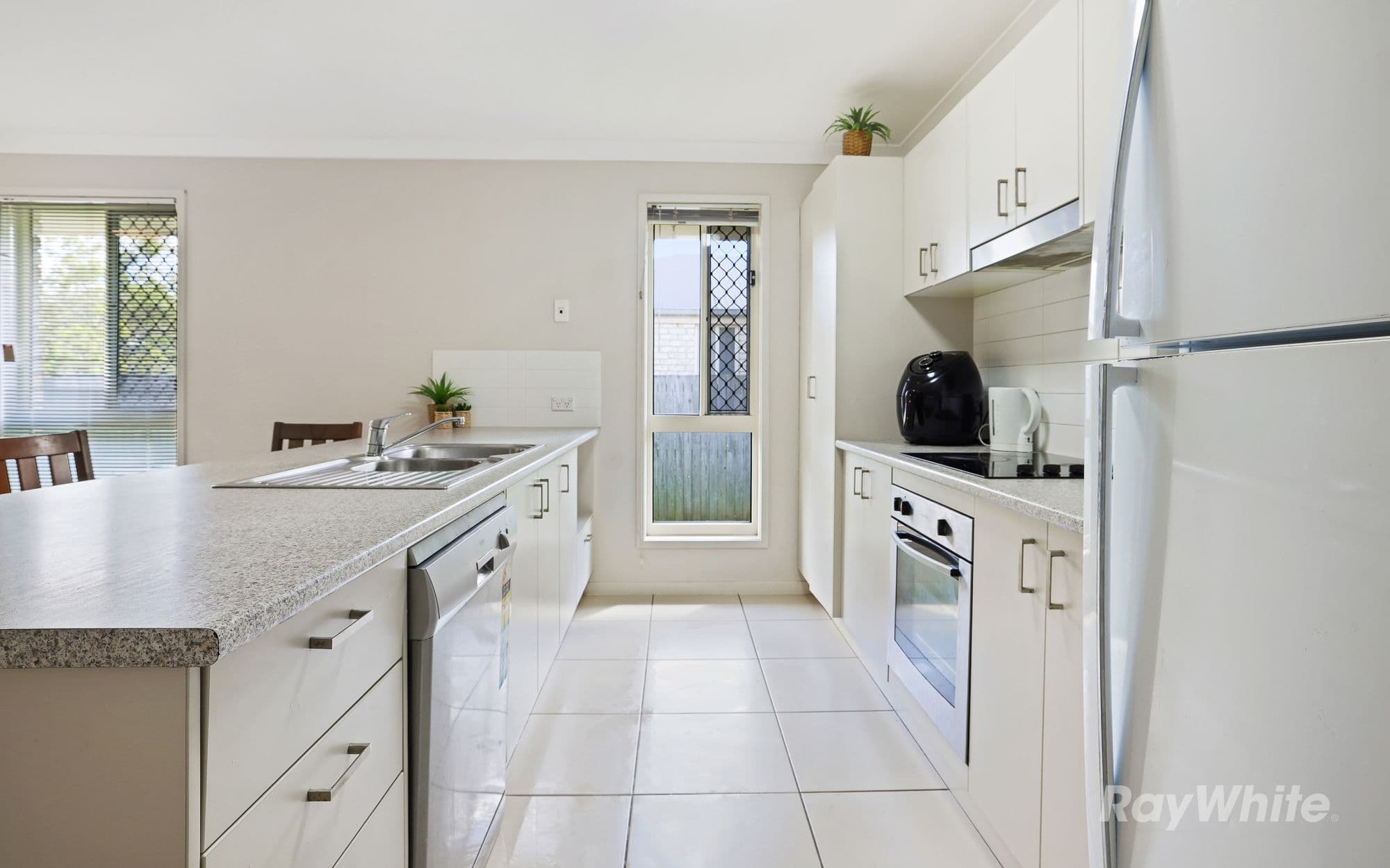 92 Neville Drive, Branyan QLD 4670, Branyan - Thumbnail 7