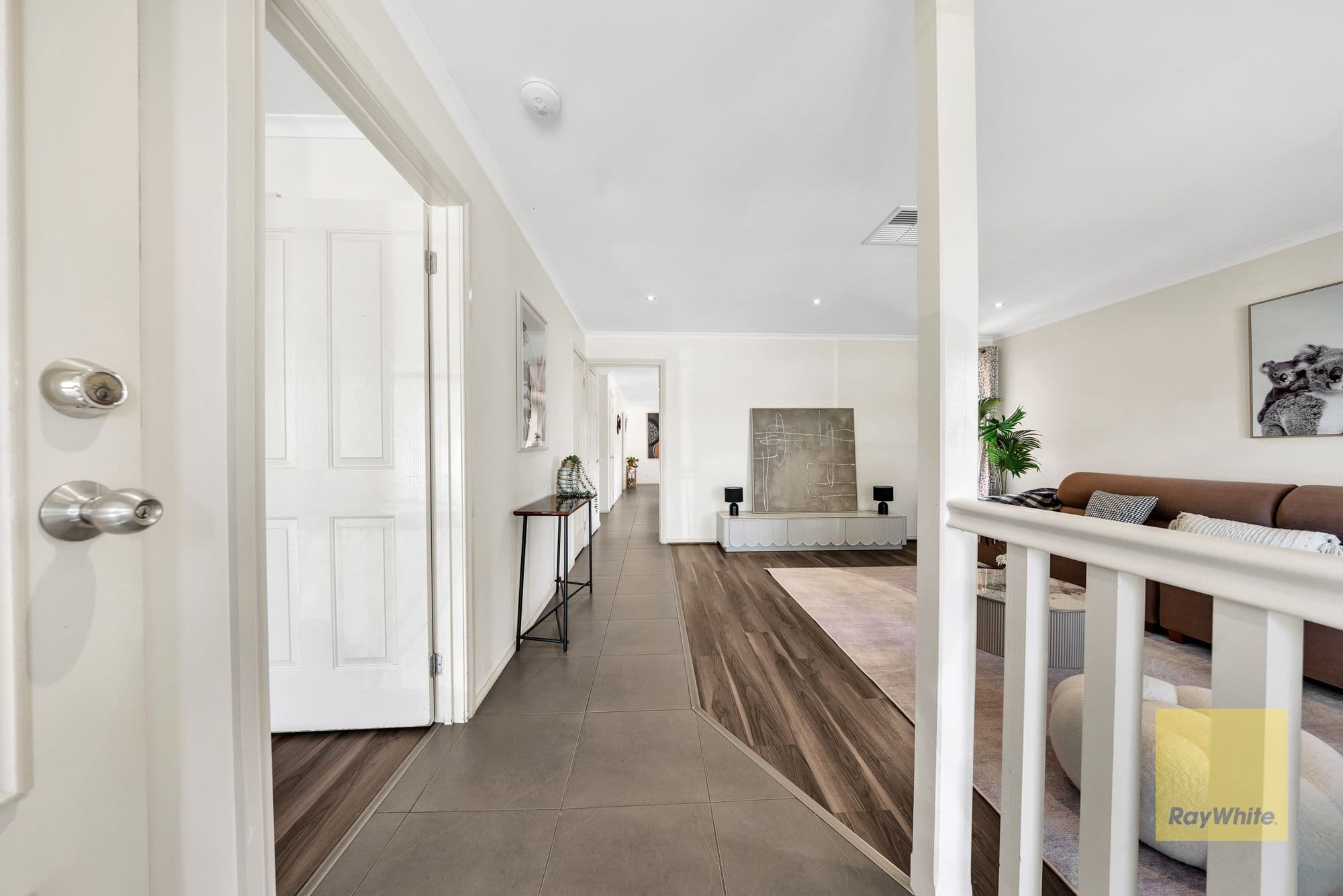10 Bridlepath Drive, Truganina VIC 3029, Truganina - Thumbnail 2