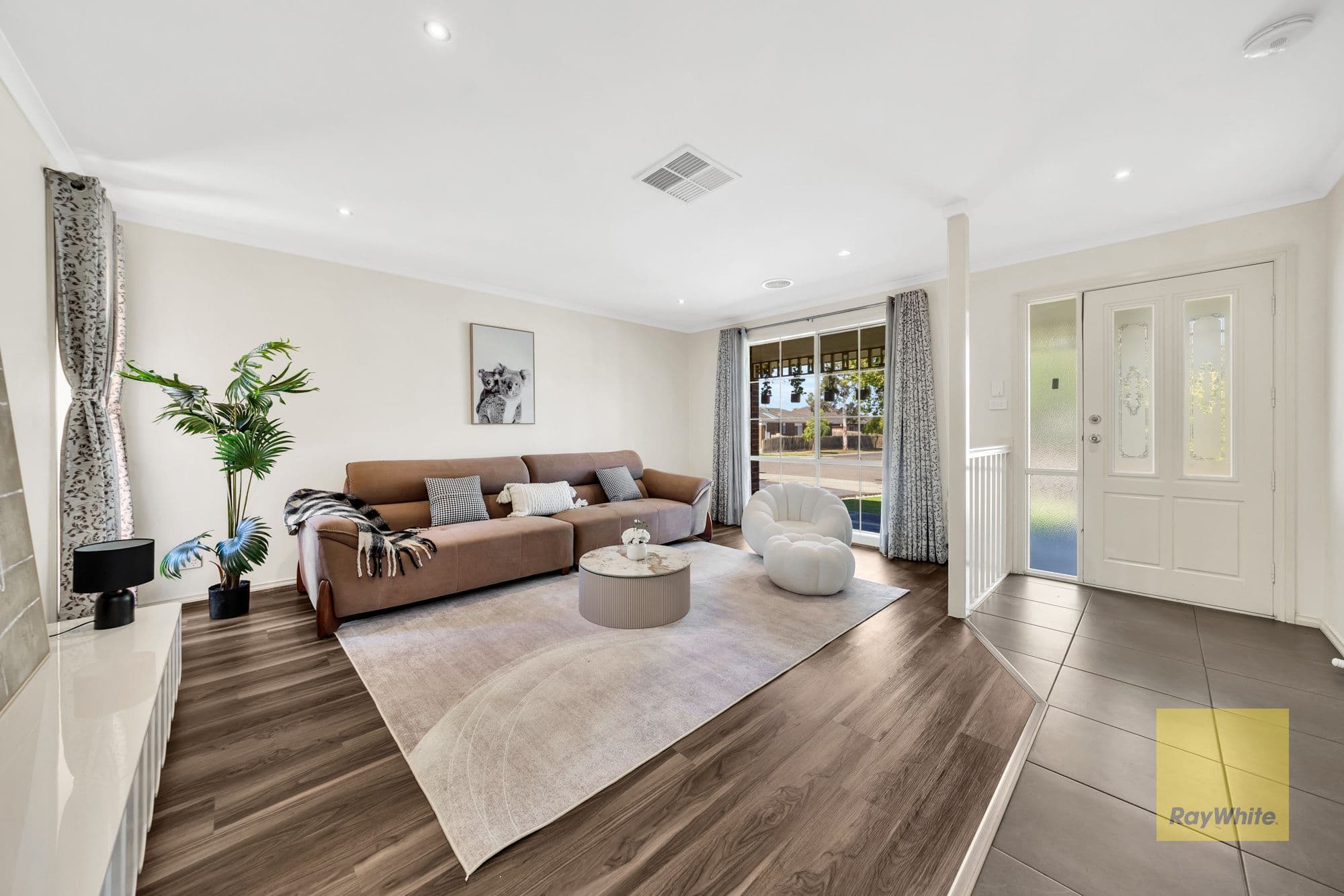 10 Bridlepath Drive, Truganina VIC 3029, Truganina - Thumbnail 4
