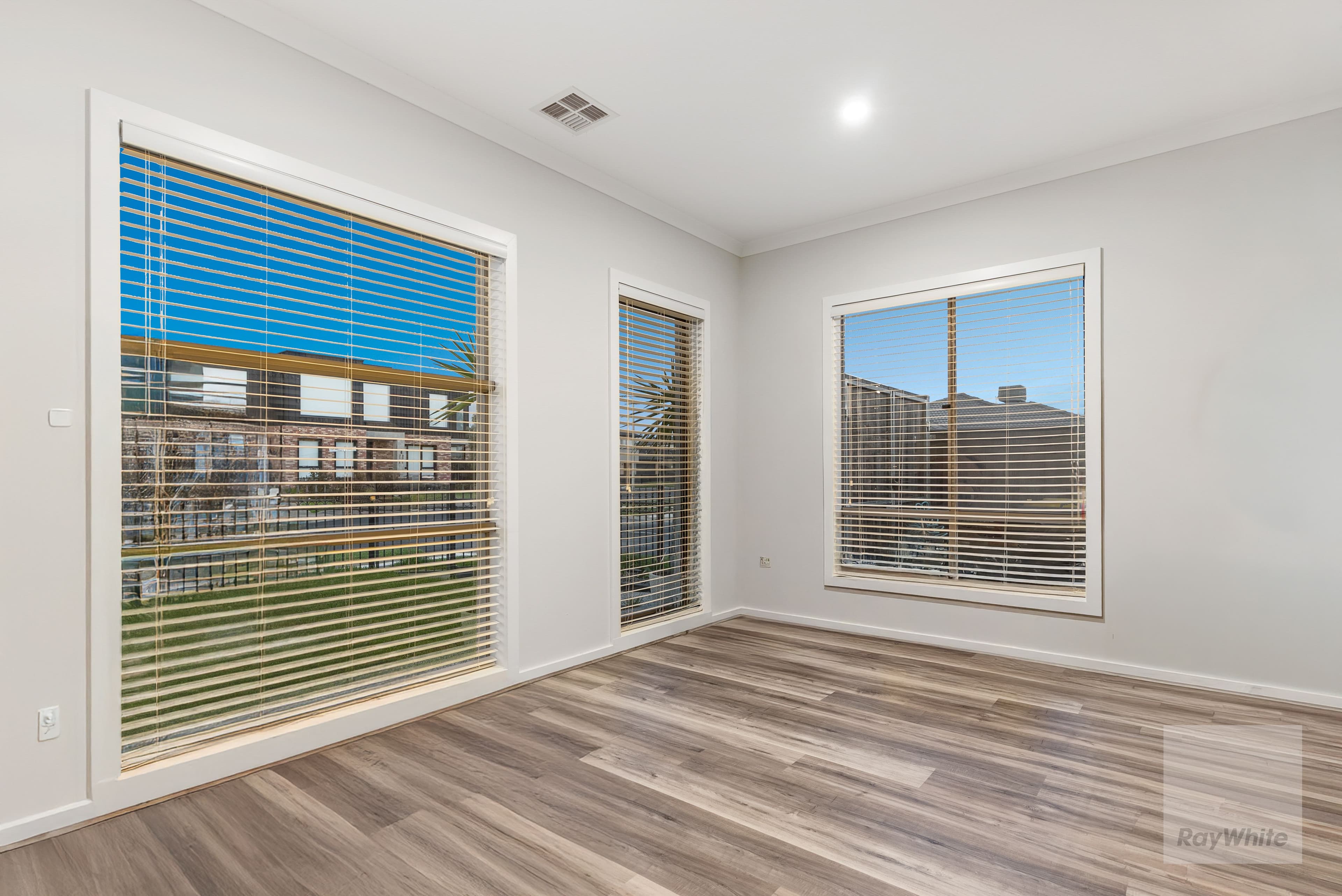 18 Topiary Street, Truganina VIC 3029, Truganina - Thumbnail 4