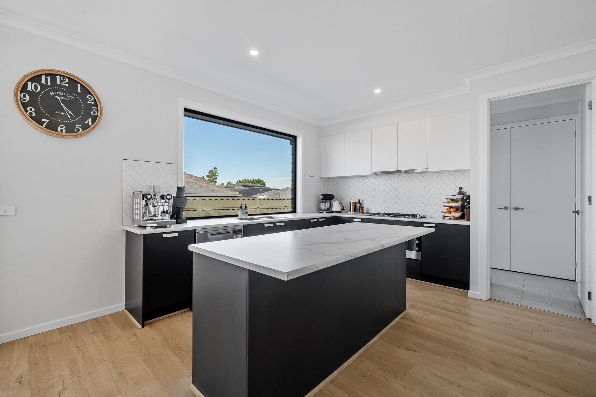 18 Silverstar Street, Pakenham VIC 3810, Pakenham - Thumbnail 2
