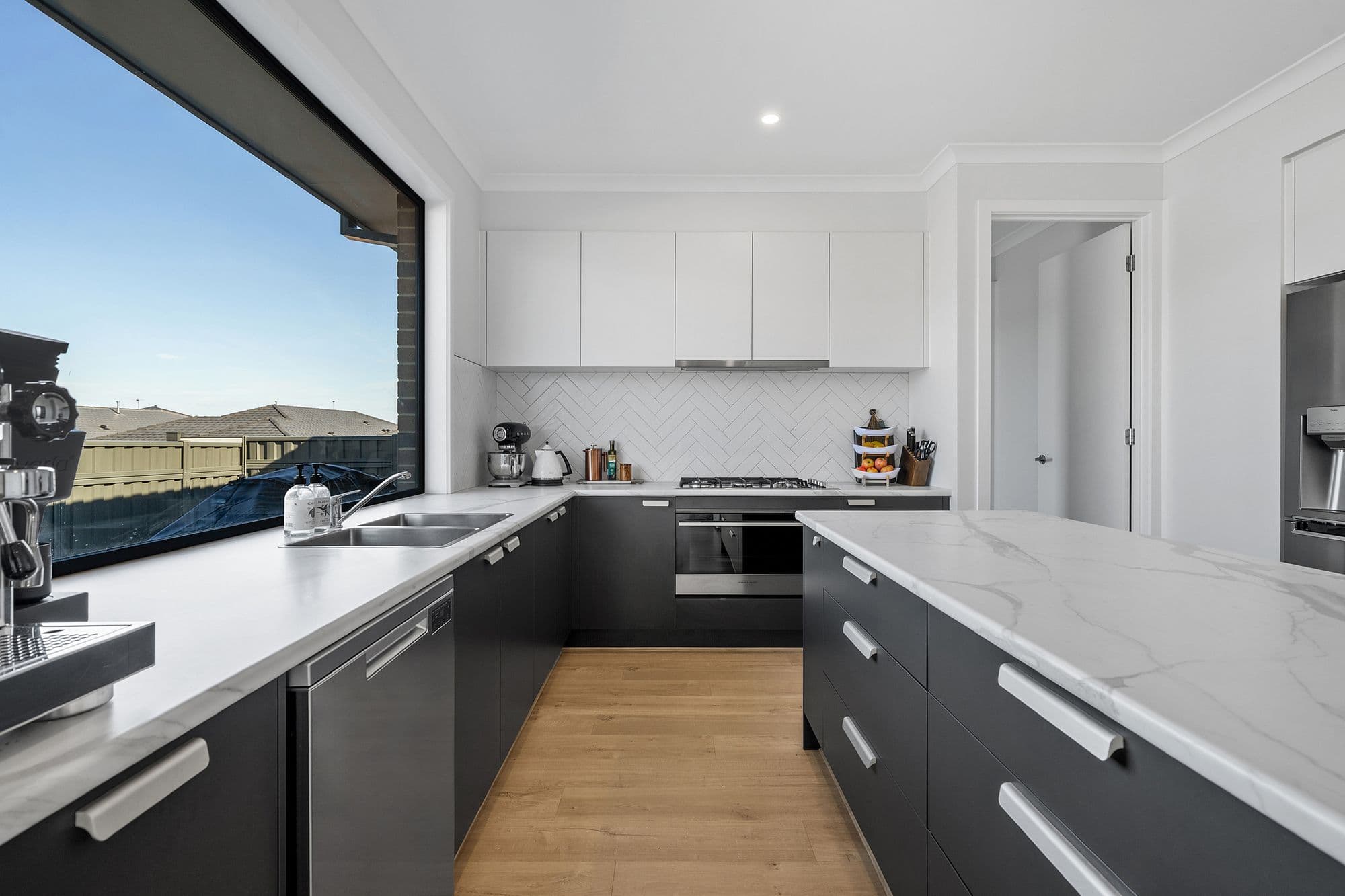 18 Silverstar Street, Pakenham VIC 3810, Pakenham - Thumbnail 3