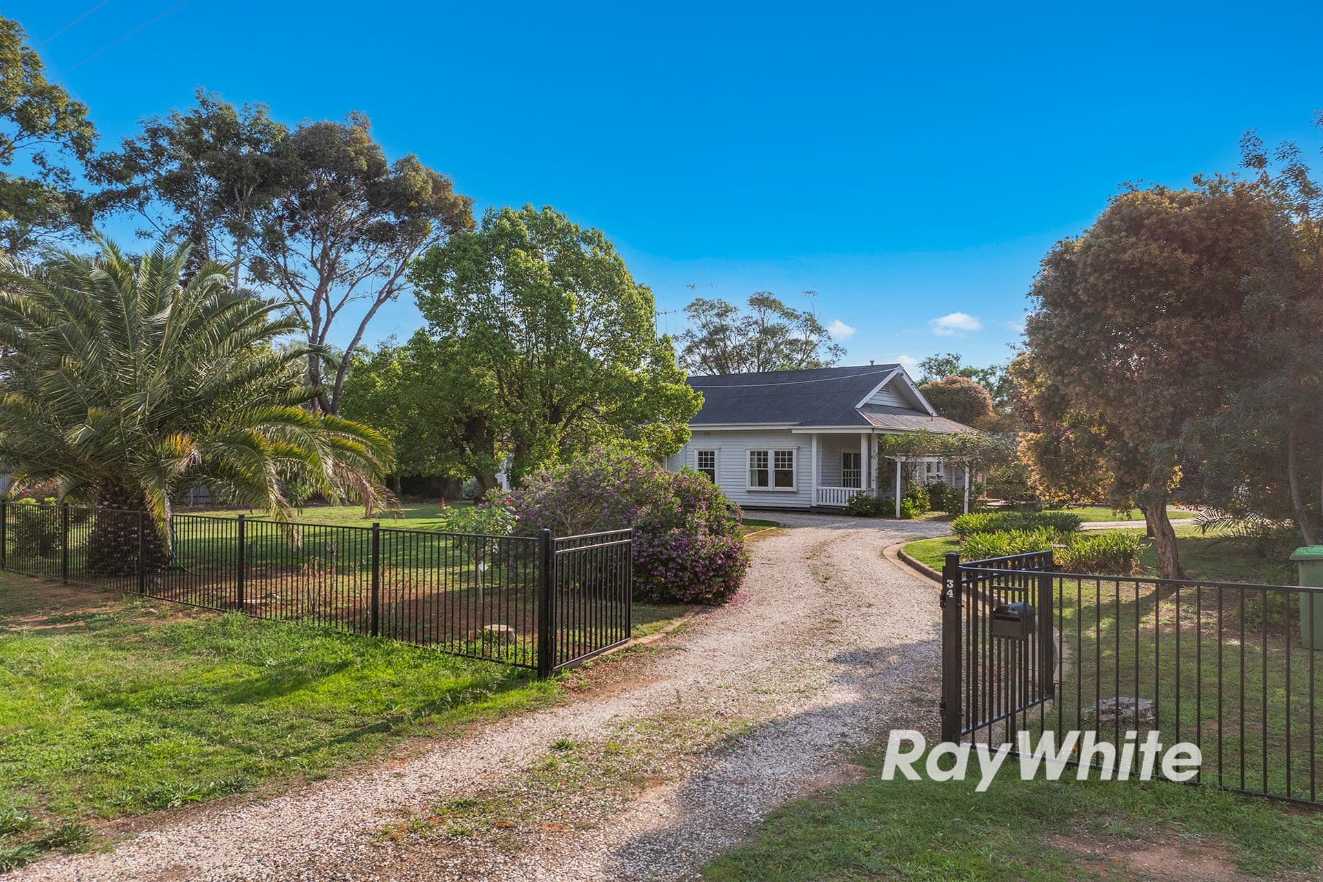 34 Railway Road, Rochester VIC 3561, Rochester - Thumbnail 2