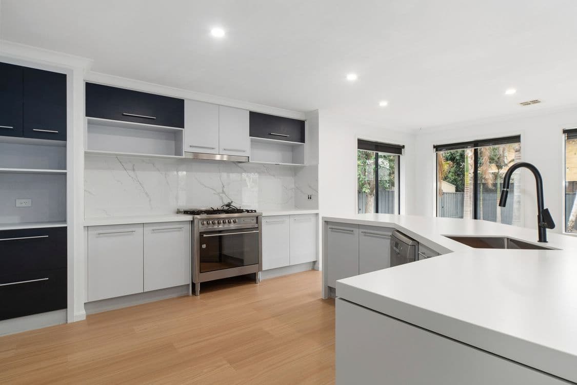 9 Flinders Chase, Sandhurst, VIC 3977, Sandhurst - Thumbnail 4