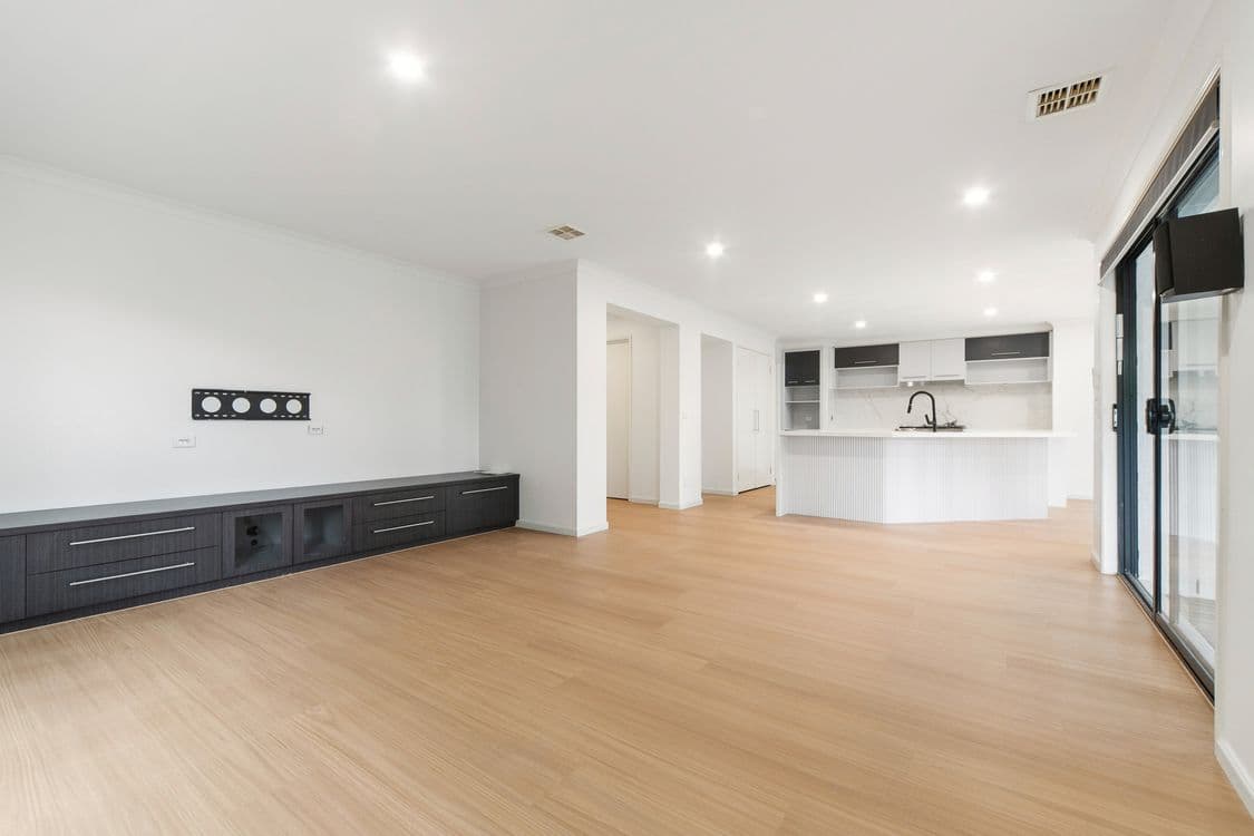 9 Flinders Chase, Sandhurst, VIC 3977, Sandhurst - Thumbnail 8