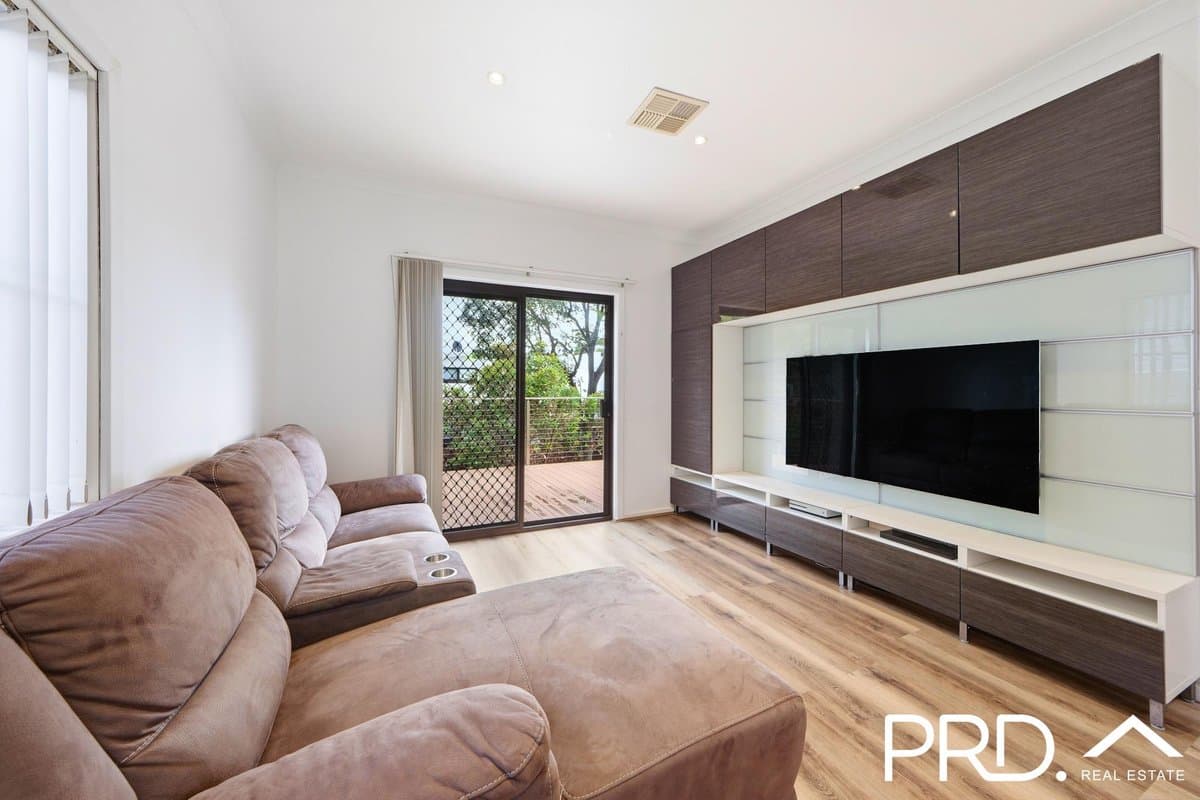 2 Drysdale Avenue, PICNIC POINT NSW 2213, Picnic Point - Thumbnail 5