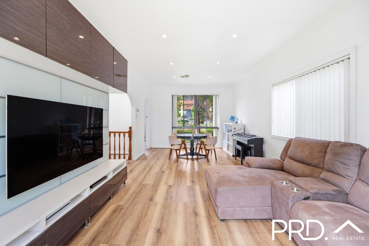 2 Drysdale Avenue, PICNIC POINT NSW 2213, Picnic Point - Thumbnail 6