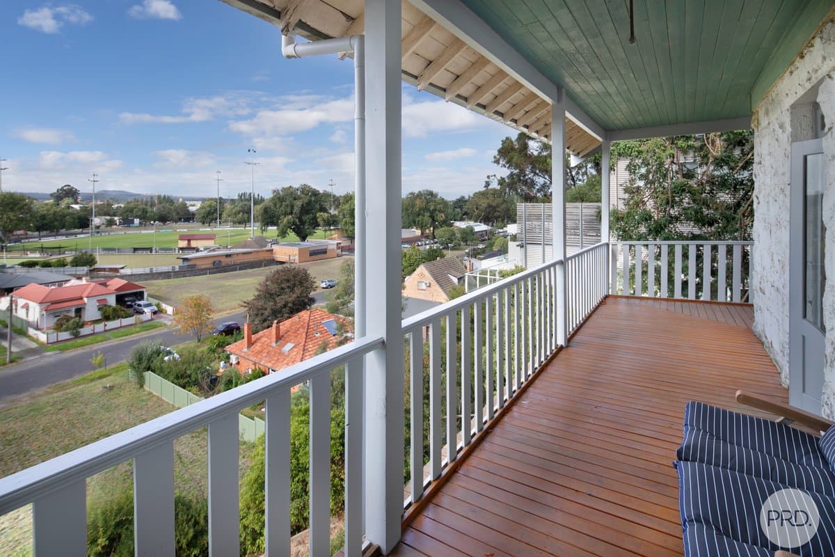 7 Seymour Crescent, SOLDIERS HILL VIC 3350, Soldiers Hill Property Image - Thumbnail 4