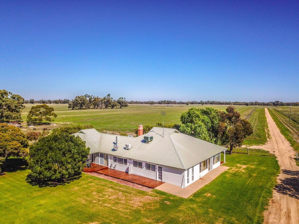 'Old Hanley Park' 444 Greaves Road, Deniliquin NSW 2710, Deniliquin - Thumbnail 2