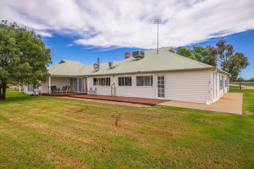 'Old Hanley Park' 444 Greaves Road, Deniliquin NSW 2710, Deniliquin - Thumbnail 5