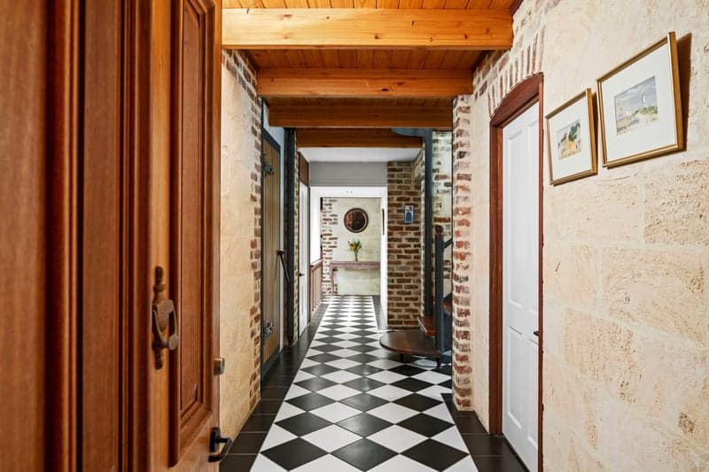 39 Derby Road, Subiaco - Thumbnail 2