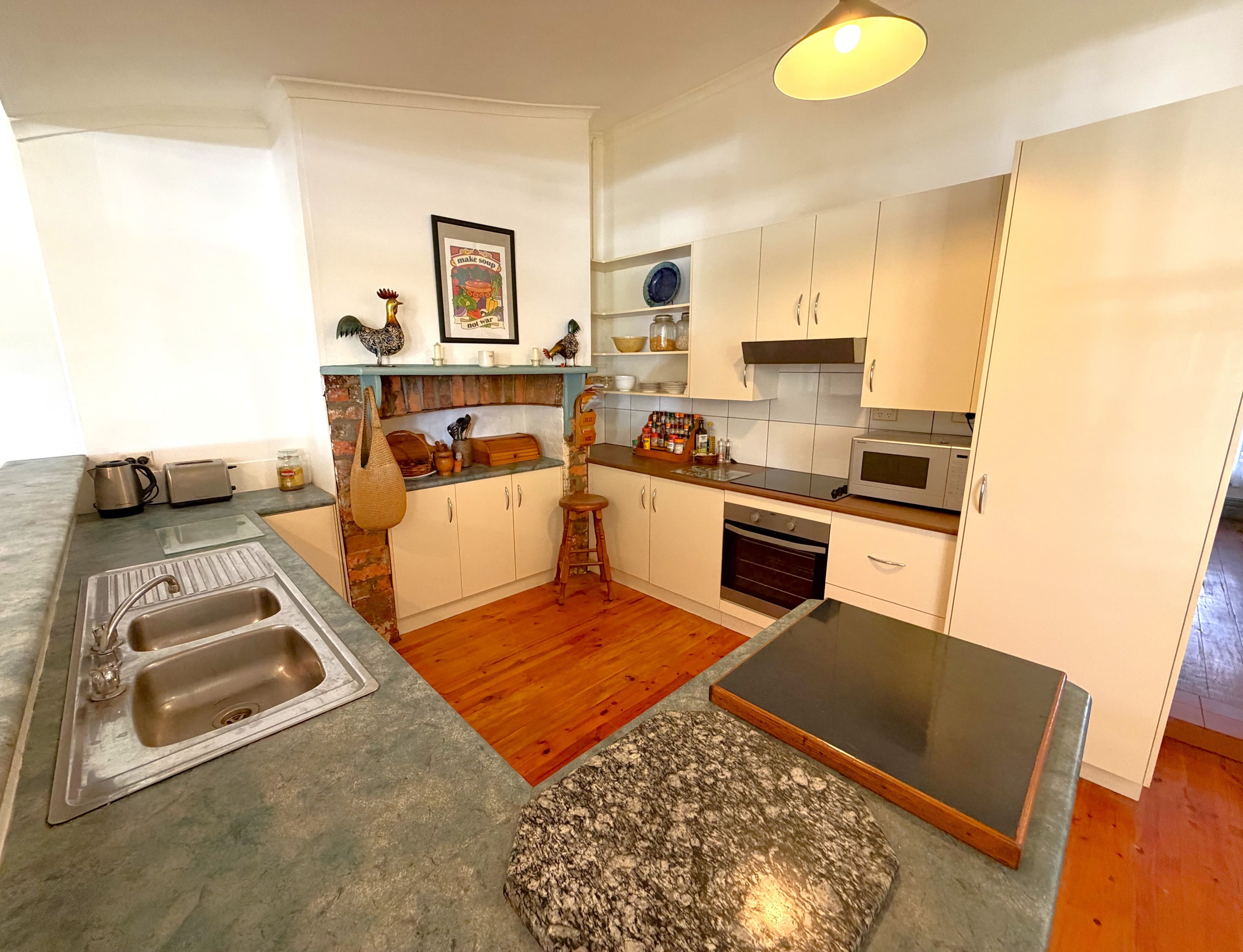 98 Russell Street, Deniliquin NSW 2710, Deniliquin - Thumbnail 3