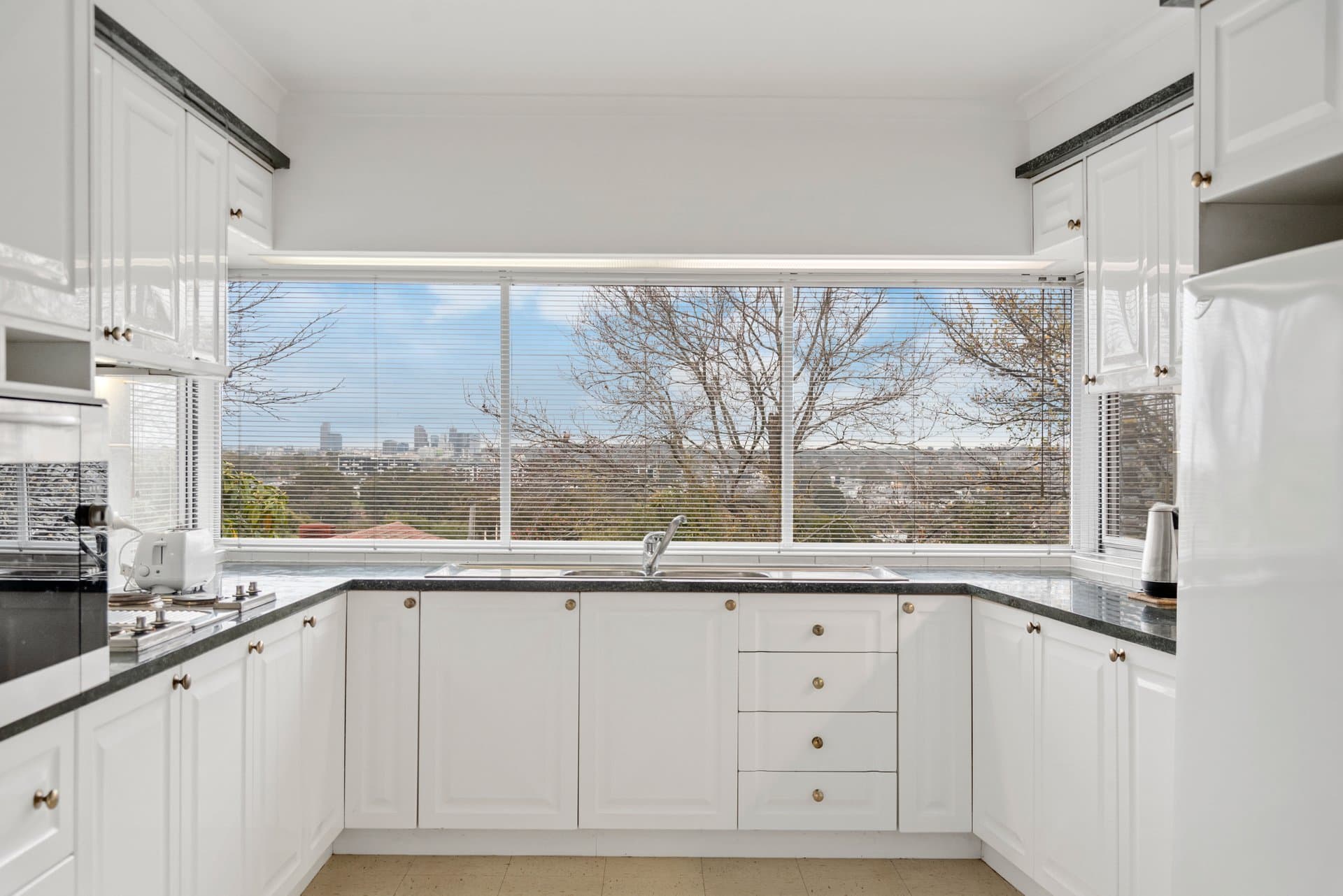 322 Manningham Road, Doncaster, Doncaster - Thumbnail 5