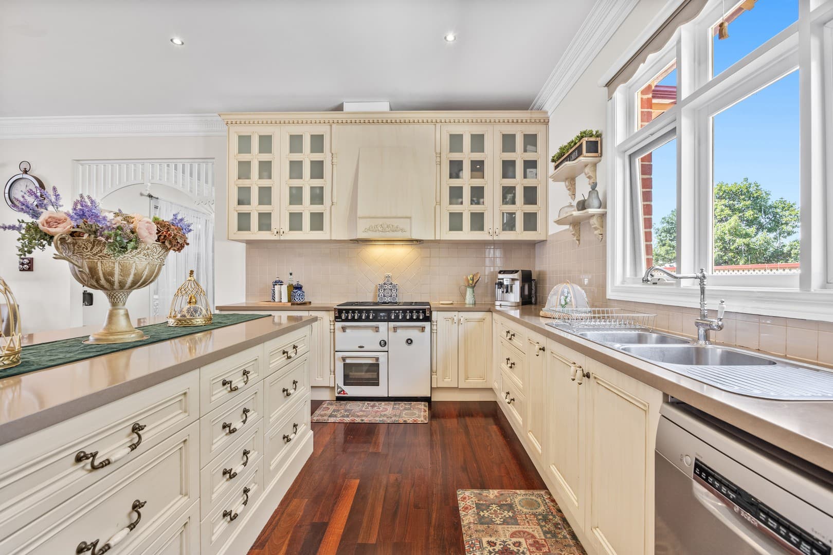 10 Woodbury Avenue, Caroline Springs, VIC 3023, Caroline Springs - Thumbnail 6