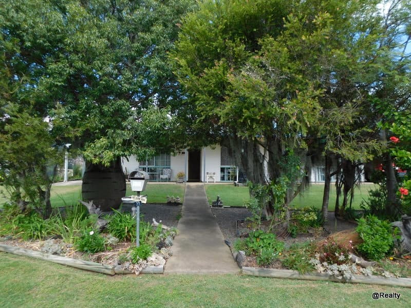 30 Deakin Crescent, Nanango, QLD, 4615, Nanango - Thumbnail 2