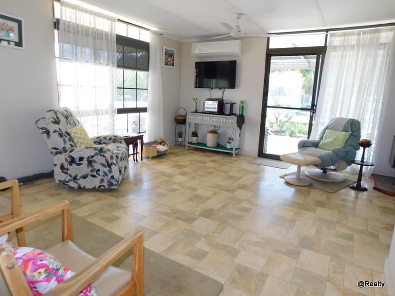 30 Deakin Crescent, Nanango, QLD, 4615, Nanango - Thumbnail 5