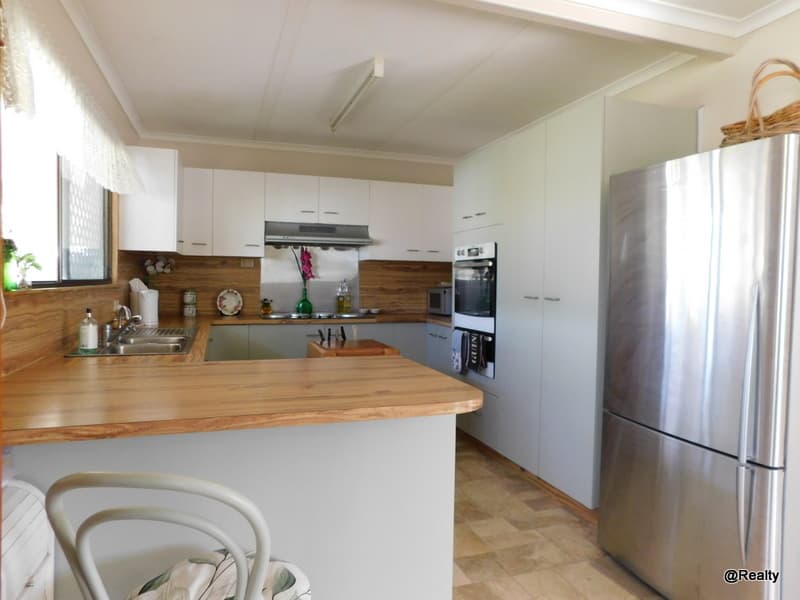 30 Deakin Crescent, Nanango, QLD, 4615, Nanango - Thumbnail 8