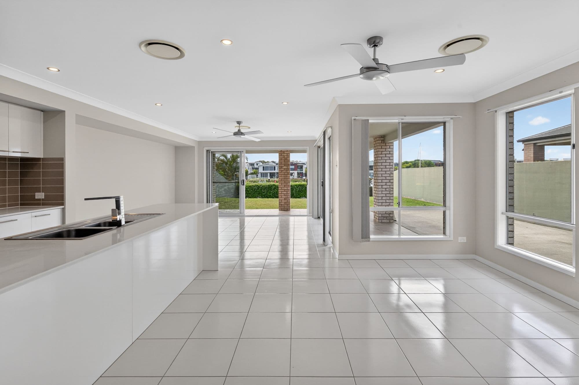 21 North View Street, Hope Island QLD 4212, Hope Island - Thumbnail 6
