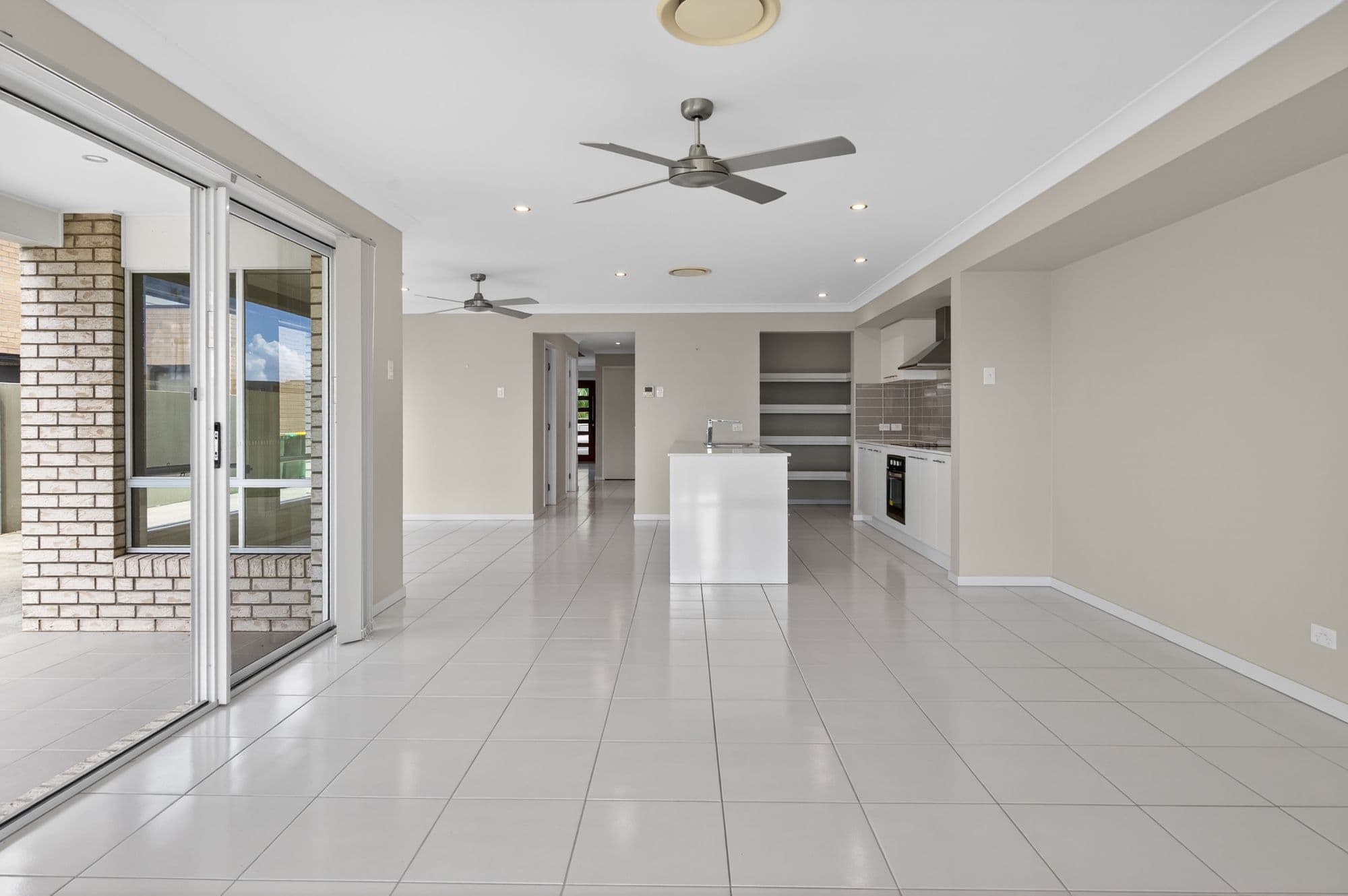 21 North View Street, Hope Island QLD 4212, Hope Island - Thumbnail 8